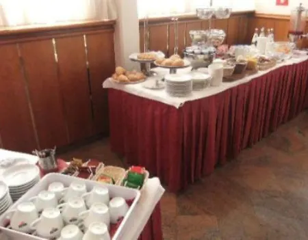 Vela Hotel