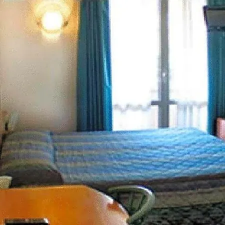 Hotel Vela 3*