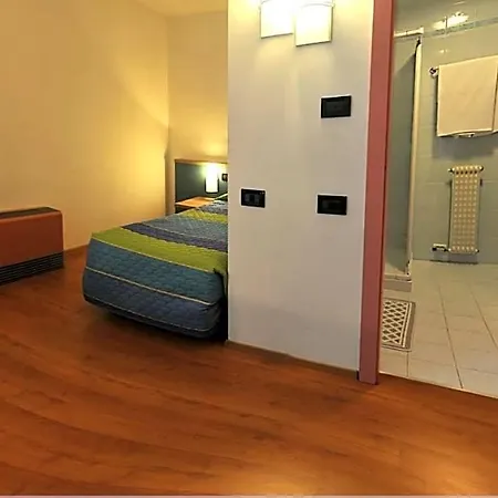 Hotel Vela 3*