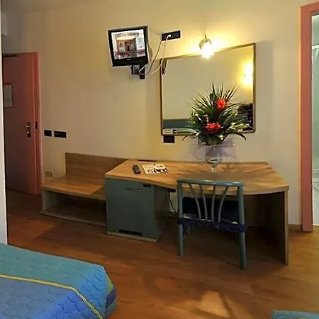 Hotel Vela 3*