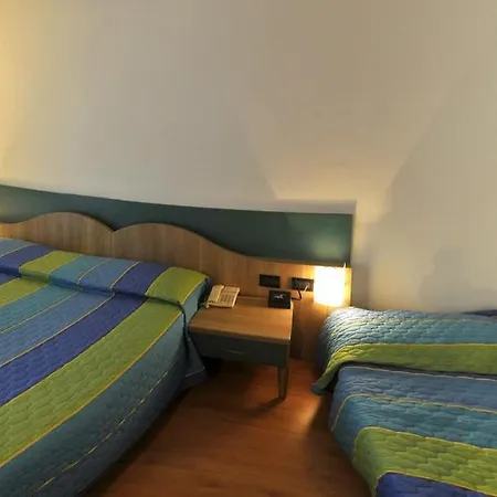 Vela Hotel 3*