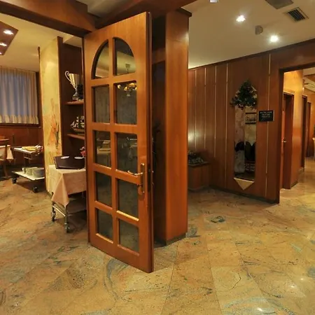 Vela Hotel