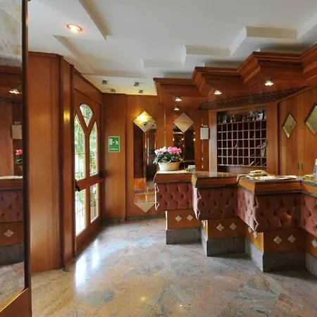 Hotel Vela 3*