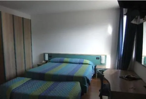 Vela Szálloda Trento